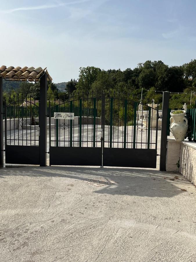 Villa Fiore - Piscina E Idromassaggio Itri Dış mekan fotoğraf